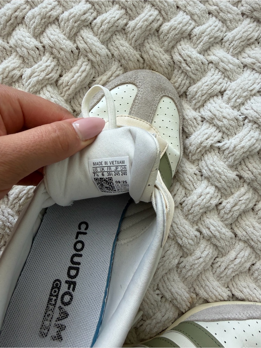 adidas Cream and Olive Green Retro Trainers - Picture 3 of 5